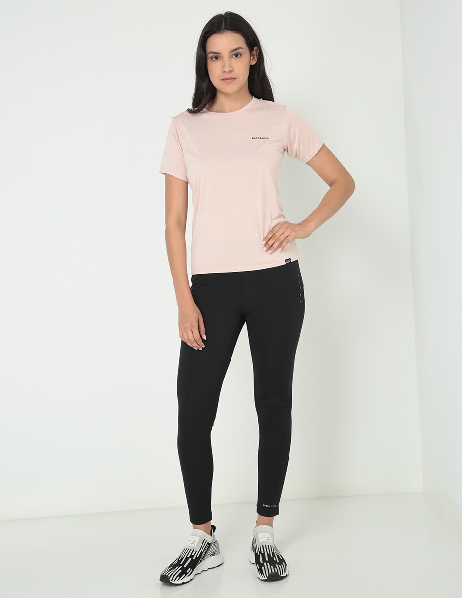 Playera deportiva outdoor Patagonia Cap Cool Daily Graphic de mujer.