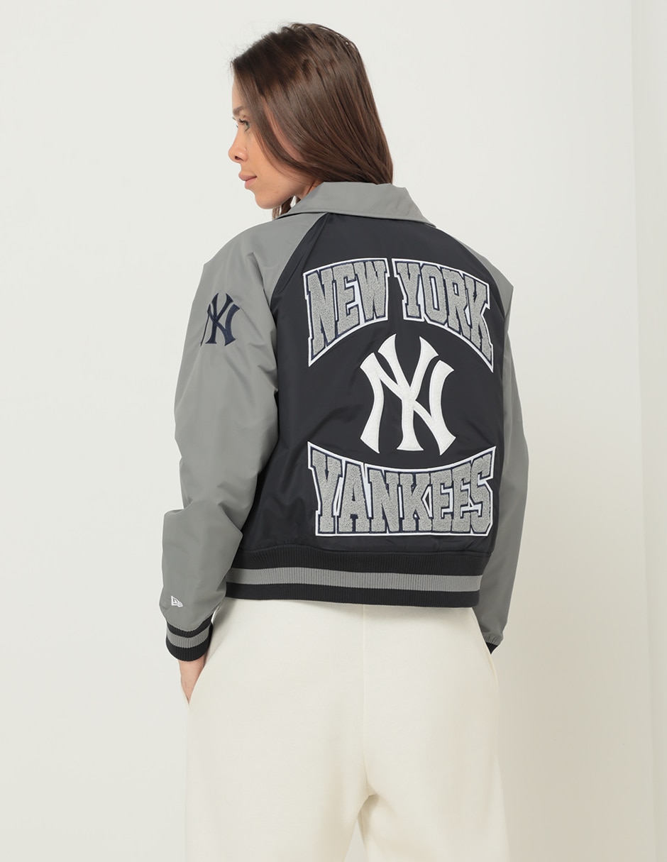 Chamarra impermeable casual New Era Outerwear New York Yankees MLB para mujer