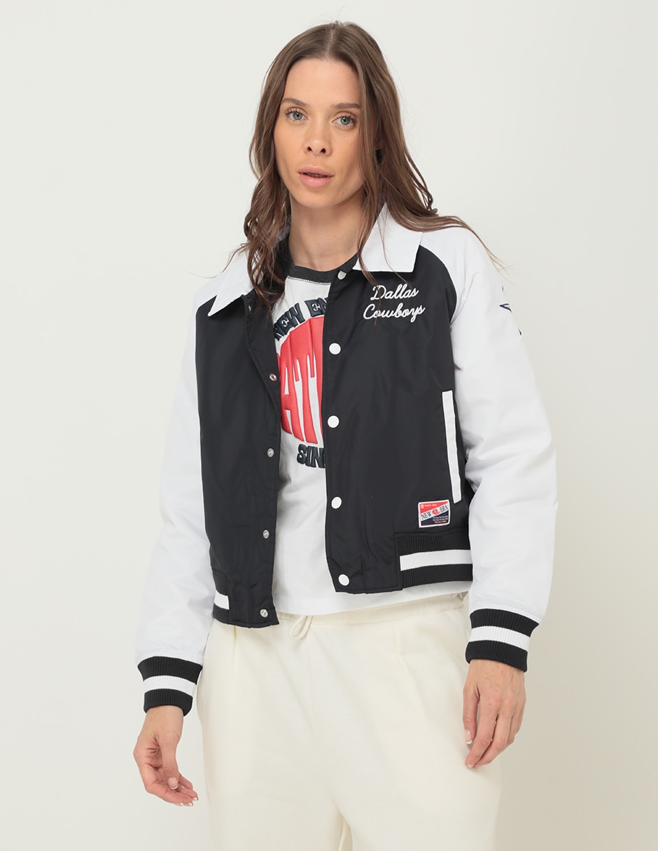 Chamarra impermeable para fútbol americano New Era Dallas Cowboys NFL para mujer