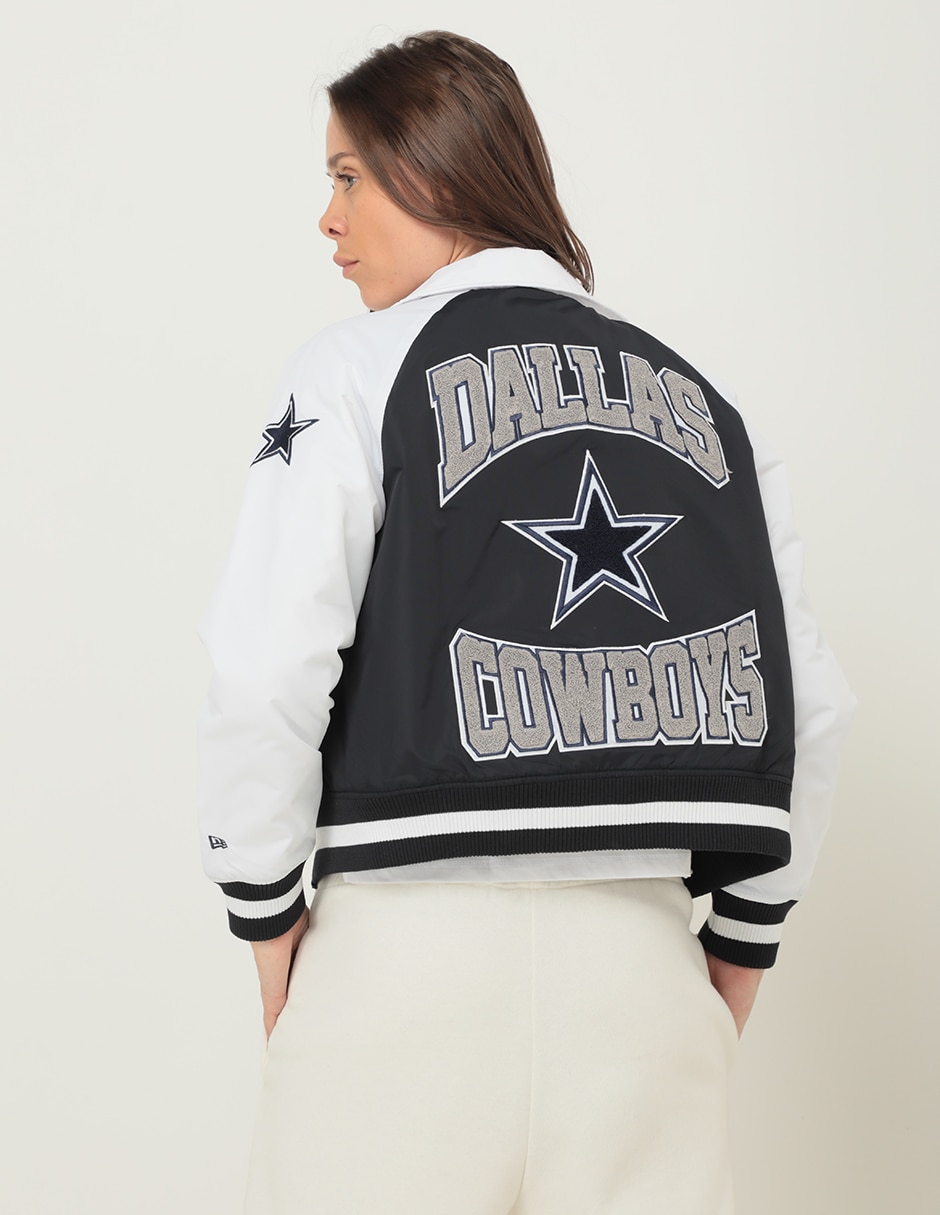 Chamarra impermeable para fútbol americano New Era Dallas Cowboys NFL para mujer