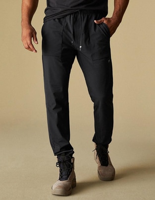 Jogger straight con bolsillos para hombre 1