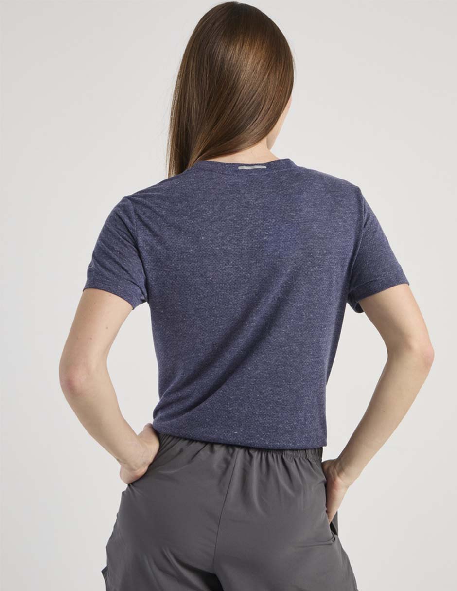 Playera deportiva para correr de mujer 6