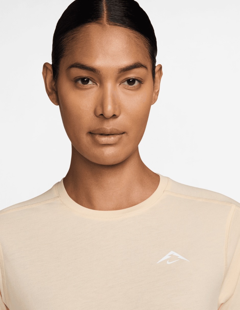 Playera deportiva para correr de mujer 3