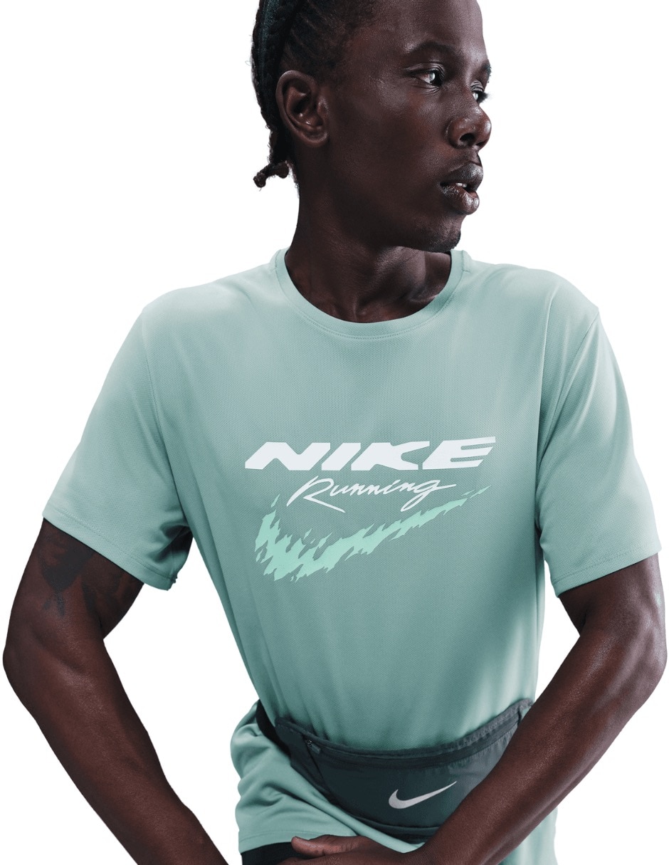 Playera deportiva para correr Nike de hombre