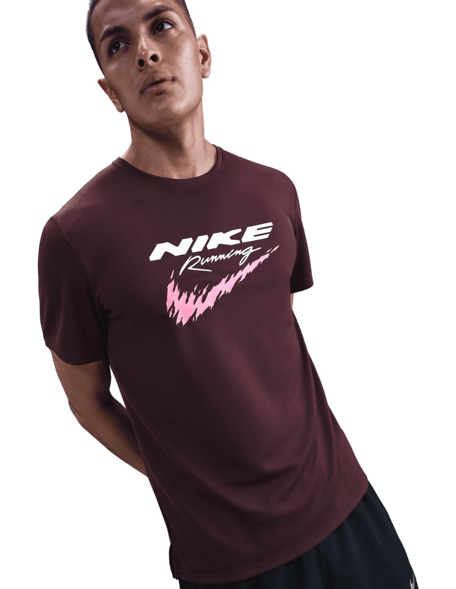 Playera deportiva para correr Nike de hombre