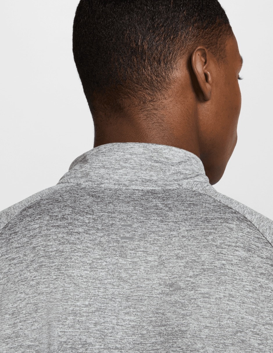 Playera deportiva para correr de hombre 6