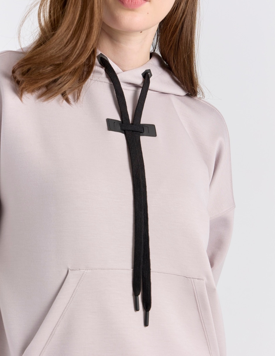 Sudadera con capcuha y bolsa para mujer 4