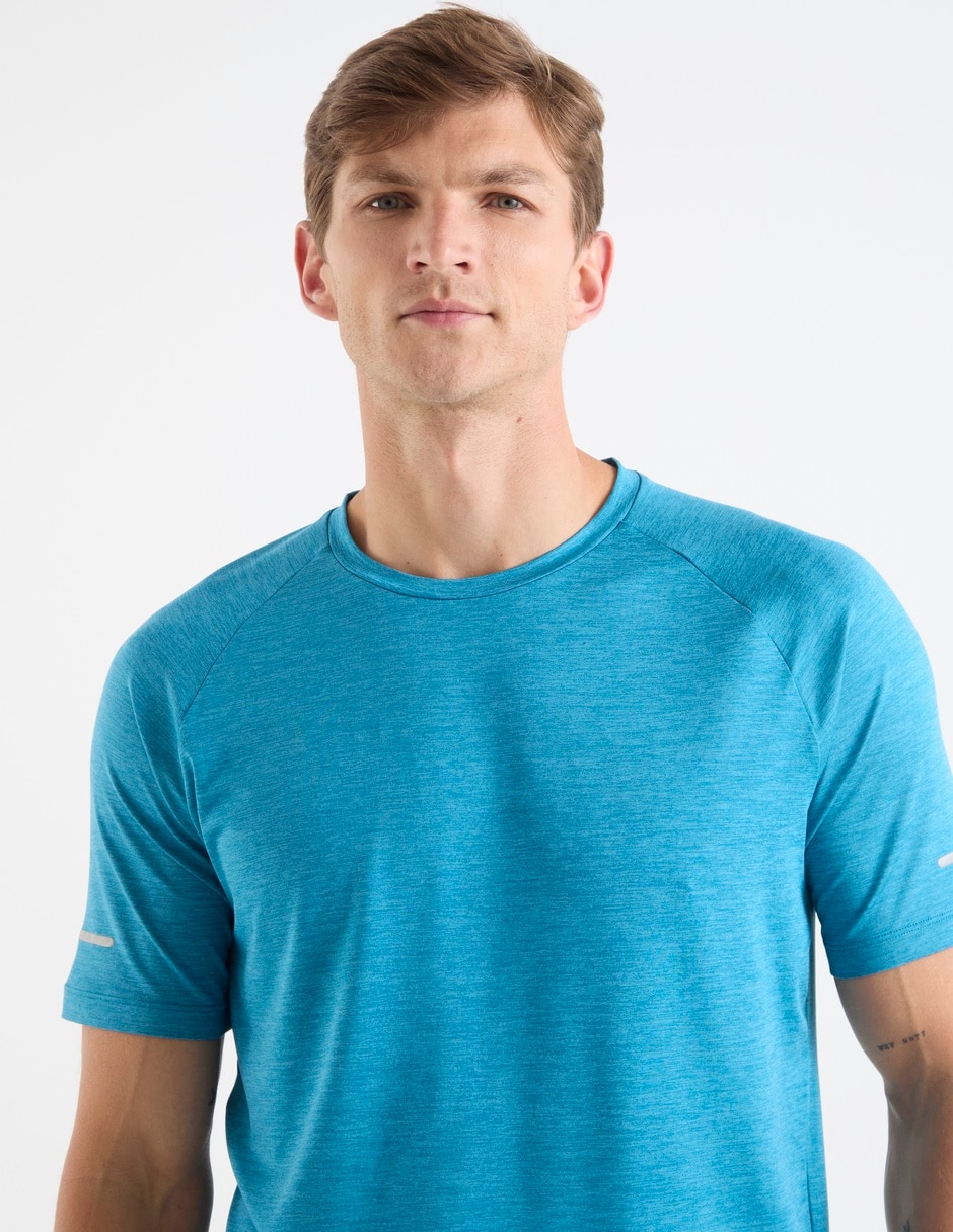 Playera deportiva para correr de hombre 4