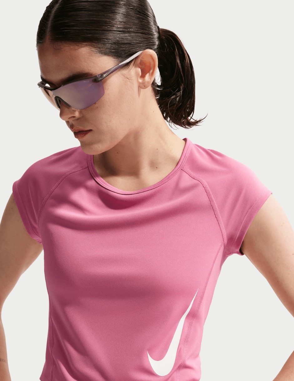 Playera deportivapara entrenamiento w nk tempo swoosh run dfde mujer