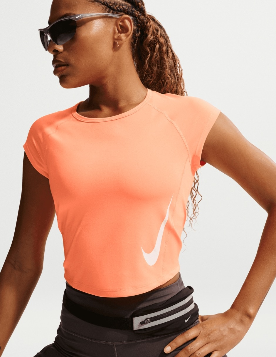 Playera deportiva para entrenamiento w nk tempo swoosh run df de mujer Playera deportiva para entrenamiento w nk tempo swoosh run df de mujer