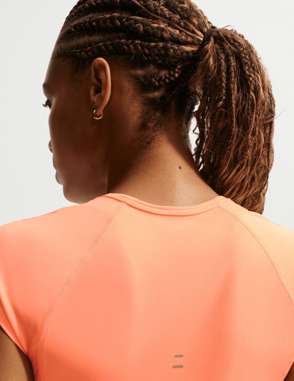 Playera deportiva para correr de mujer 3