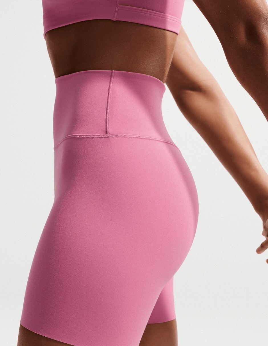 Short Nike con bolsillos para entrenamiento mujer