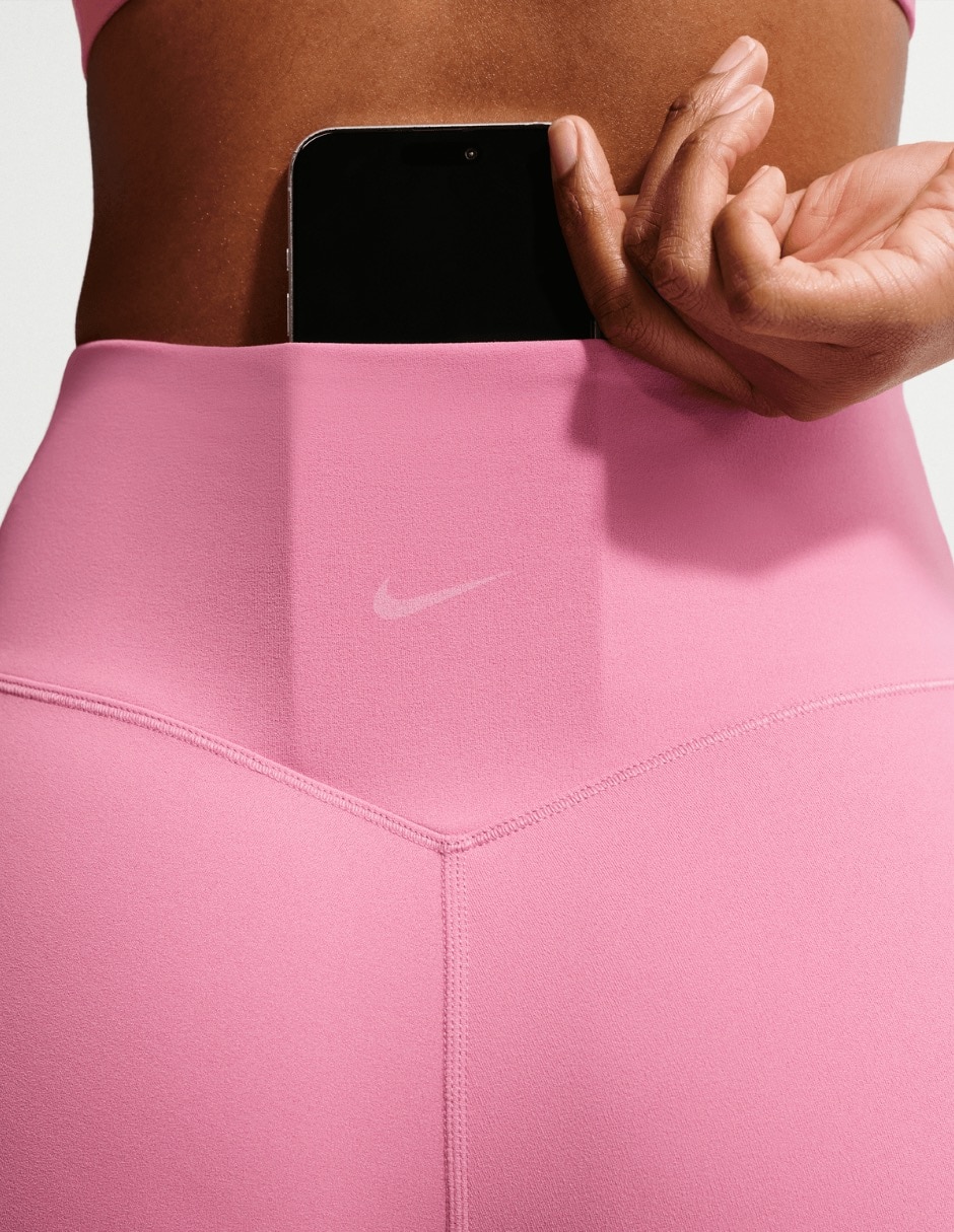 Short Nike con bolsillos para entrenamiento mujer