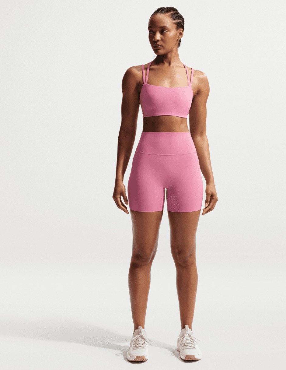 Short Nike con bolsillos para entrenamiento mujer