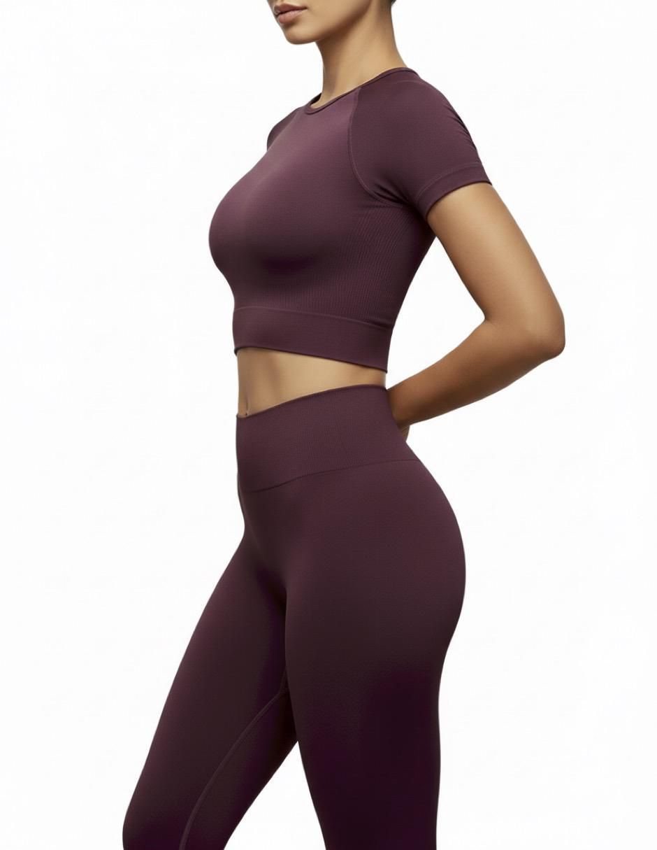 Conjunto deportivo ajustado con elástico para mujer 3