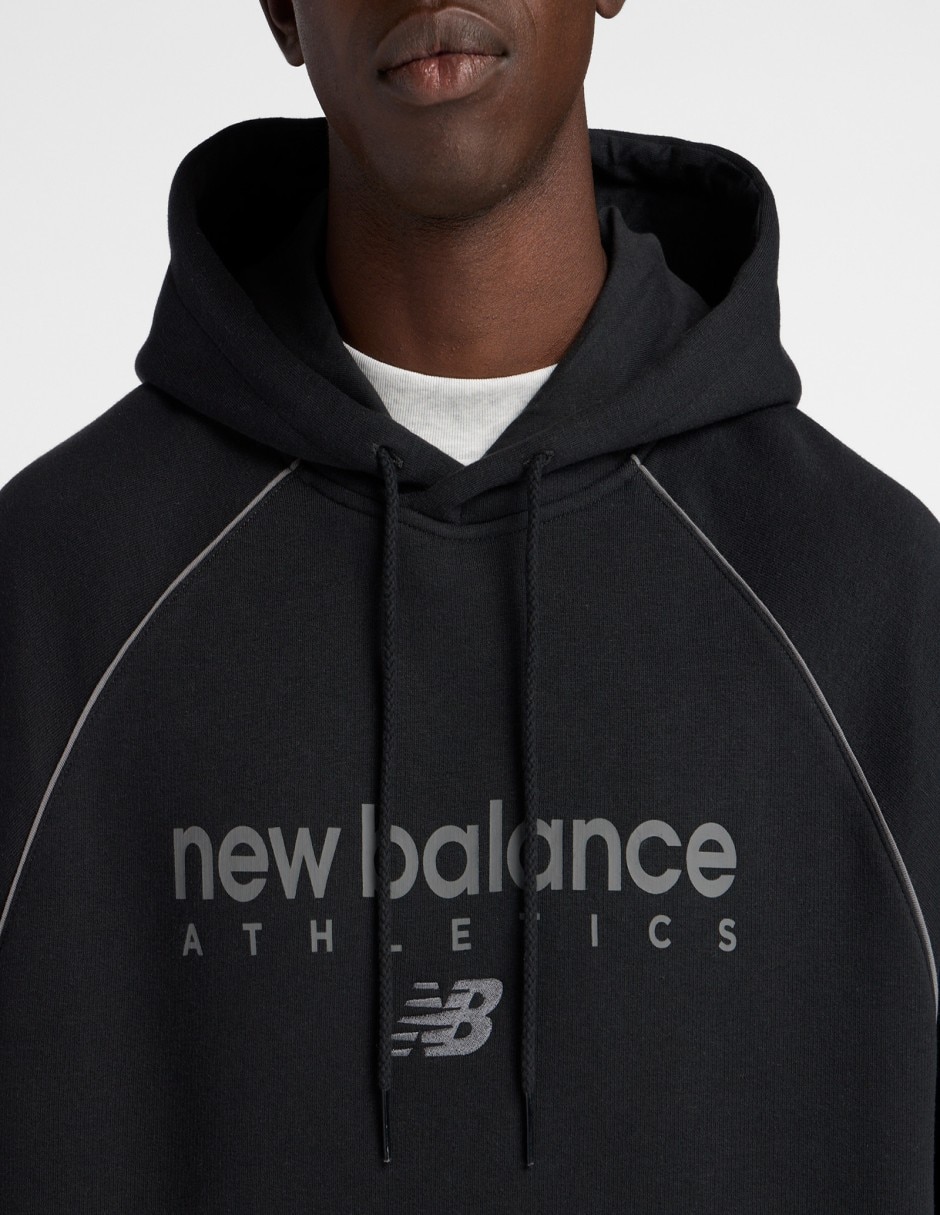 Sudadera New Balance con capucha y bolsa para hombre