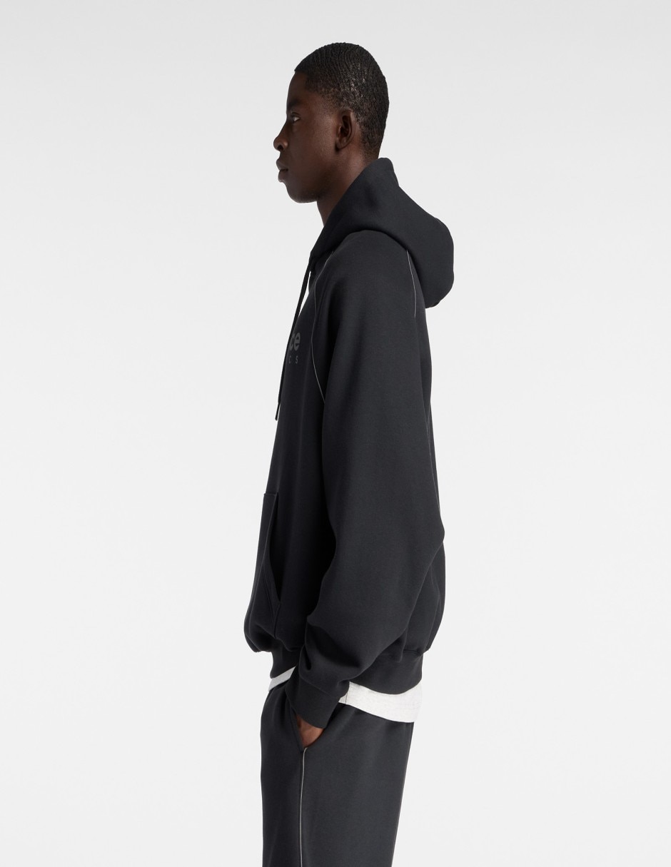 Sudadera New Balance con capucha y bolsa para hombre