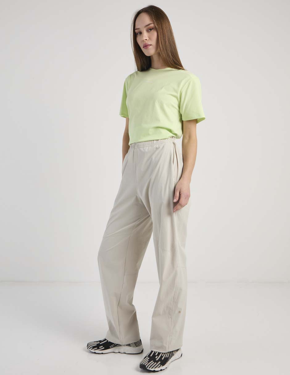 Playera deportiva para hiking de mujer 3