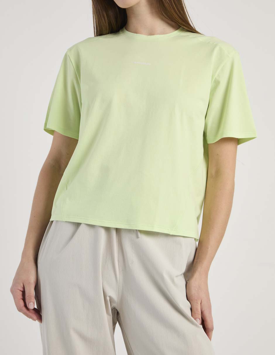 Playera deportiva para hiking de mujer 7