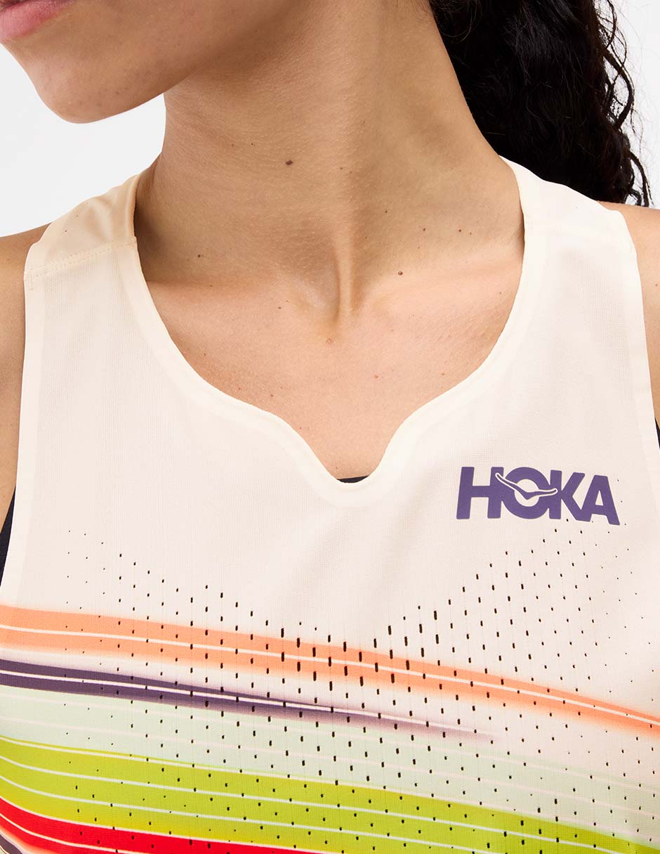 Playera deportiva para correr de mujer 8