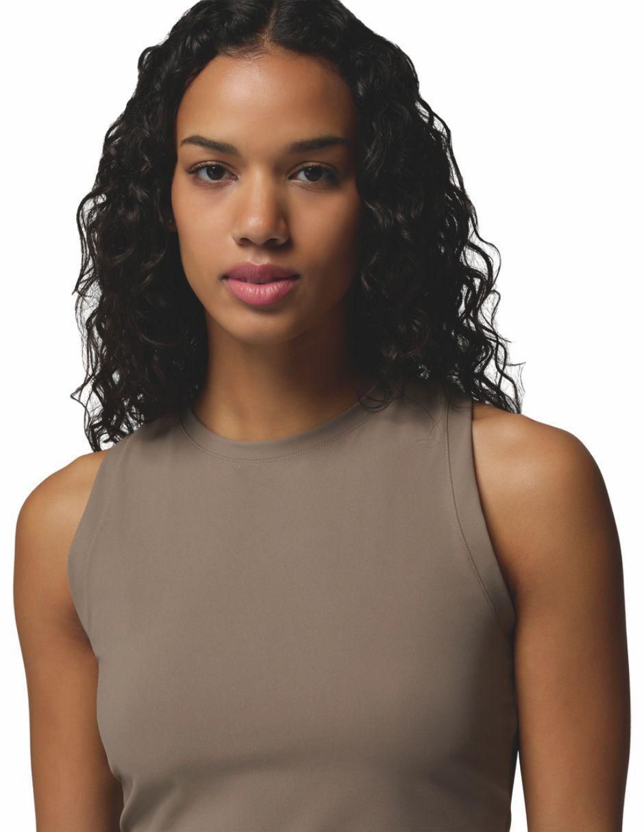 Playera deportiva de mujer 4