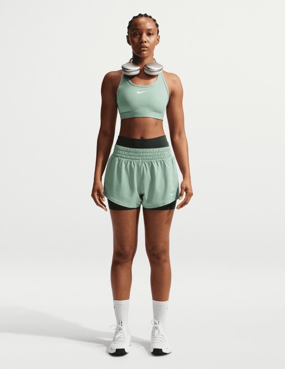 Top deportivo Nike W Nk Swsh Med Spt Bra para entrenamiento mujer