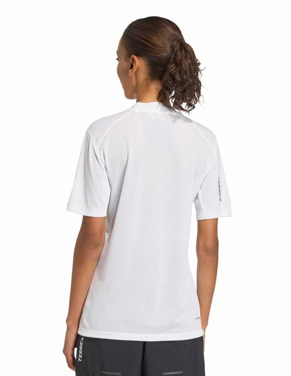 Playera deportiva para entrenamiento de mujer 4