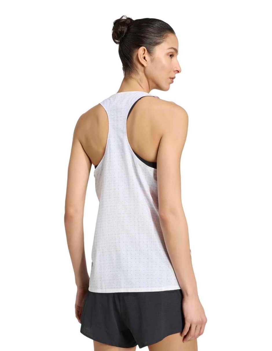 Playera deportiva para correr de mujer 4