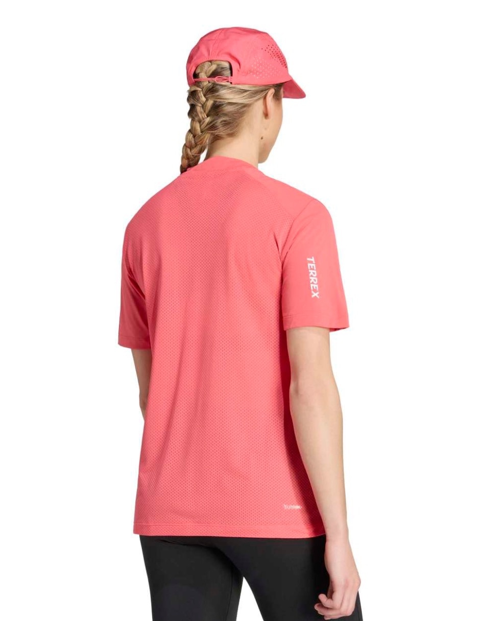 Playera deportiva para trail de mujer 5