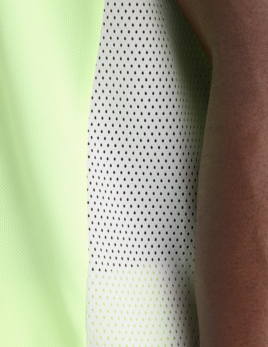 Playera deportiva para correr de hombre 4
