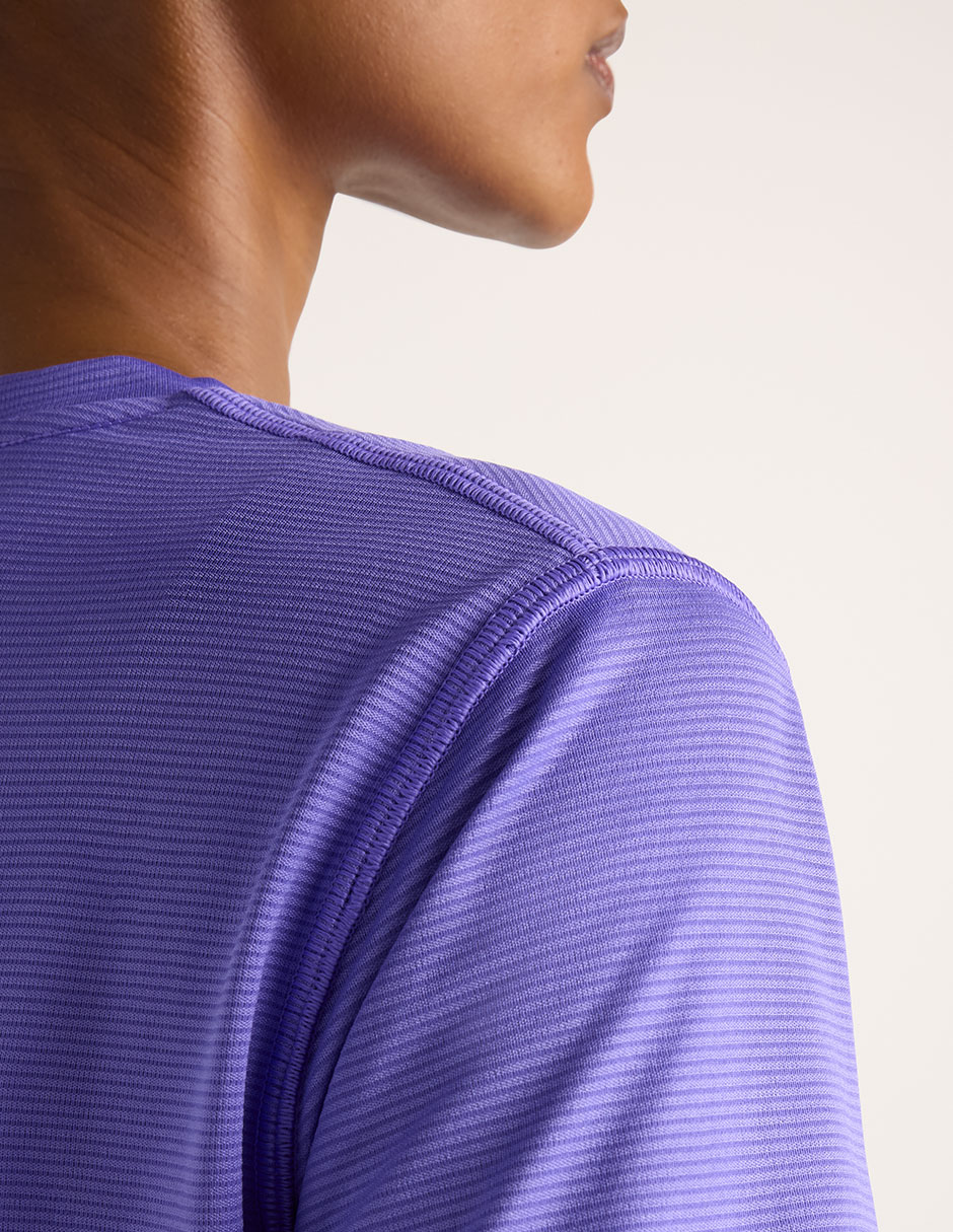 Playera deportiva para correr de mujer 3