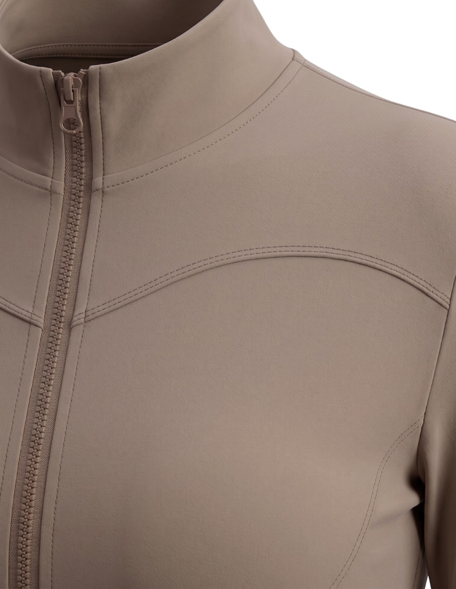 Chamarra para entrenamiento active essentials activewear de mujer 6